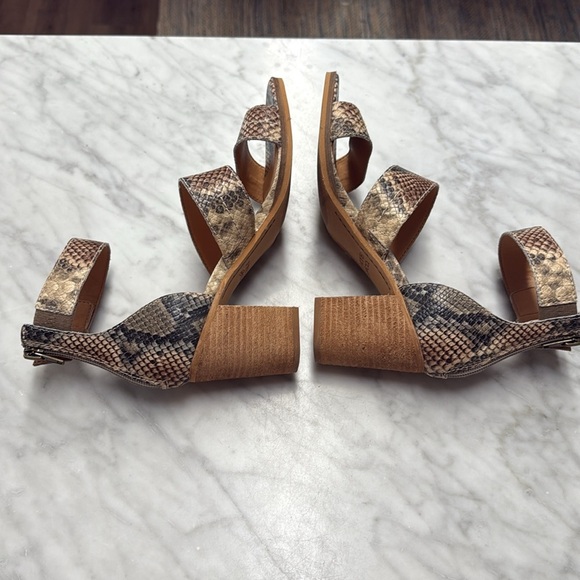 Frye & Co Bryn Python Print Block Heel Sandal size 8M - Picture 5 of 12